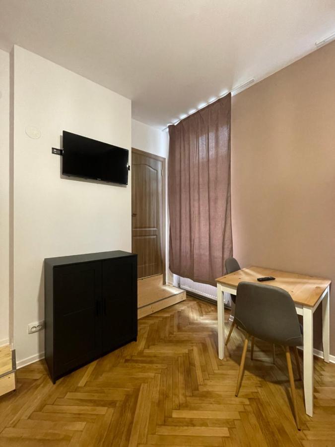 Schei Central Studios In The Heart Of Брашов Екстериор снимка