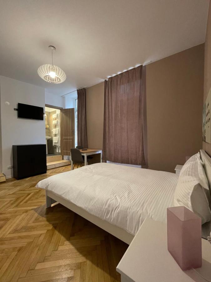 Schei Central Studios In The Heart Of Брашов Екстериор снимка