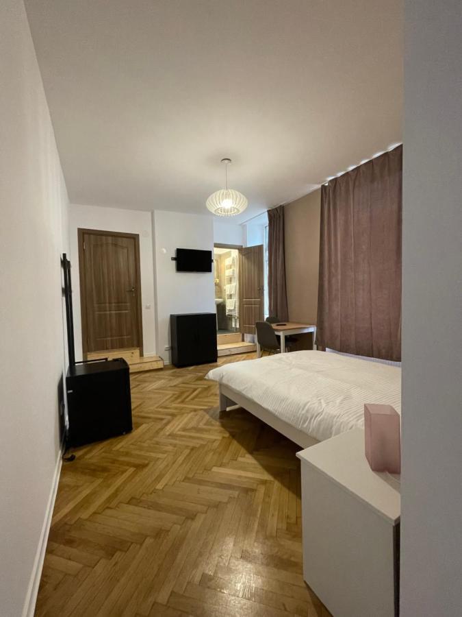 Schei Central Studios In The Heart Of Брашов Екстериор снимка