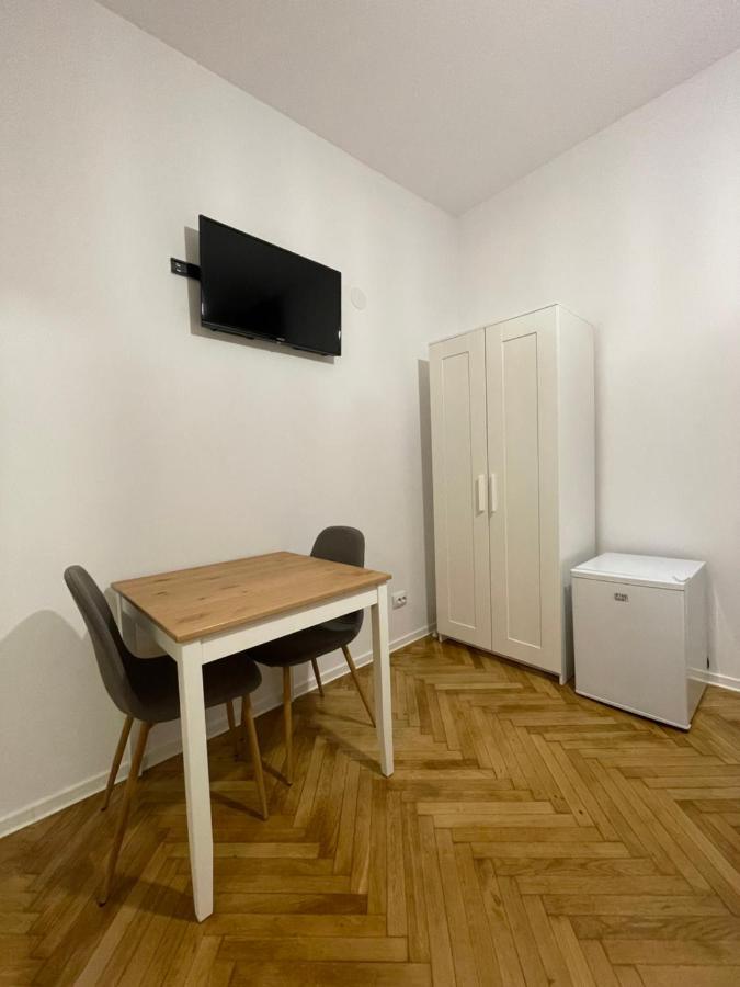 Schei Central Studios In The Heart Of Брашов Екстериор снимка