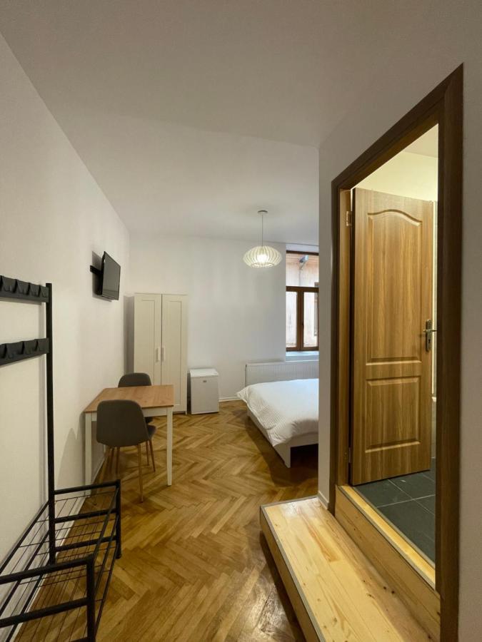 Schei Central Studios In The Heart Of Брашов Екстериор снимка