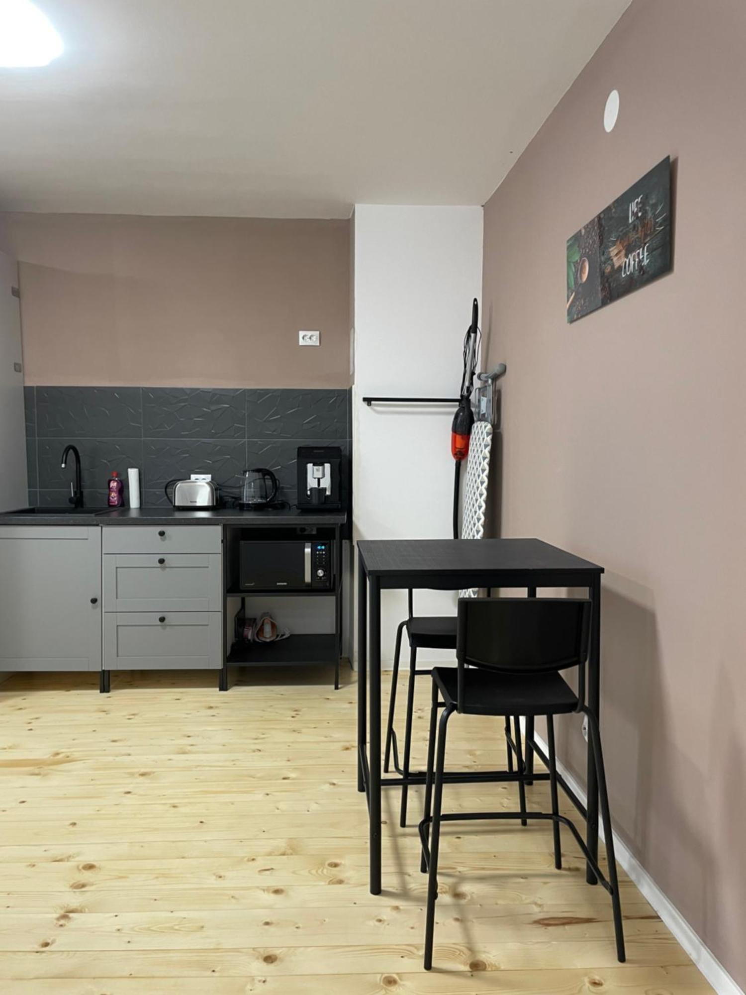 Schei Central Studios In The Heart Of Брашов Екстериор снимка