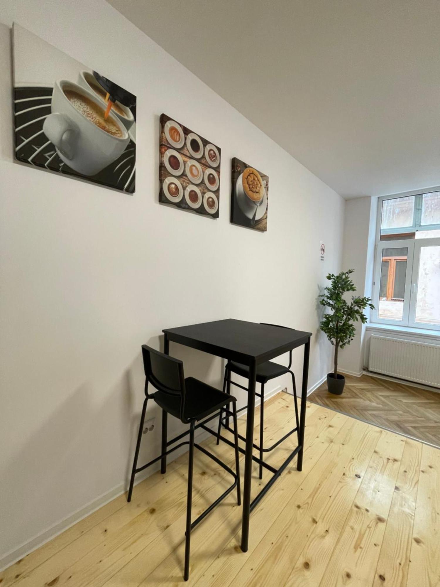 Schei Central Studios In The Heart Of Брашов Екстериор снимка